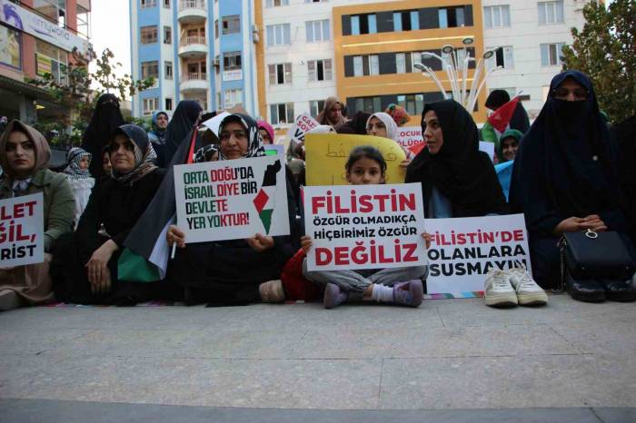 Batman’da Kadınlar Tarafından Filistin’e Destek Eylemi