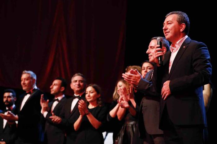 Bergama’da Cumhuriyet Bayramı Kutlamaları Başladı