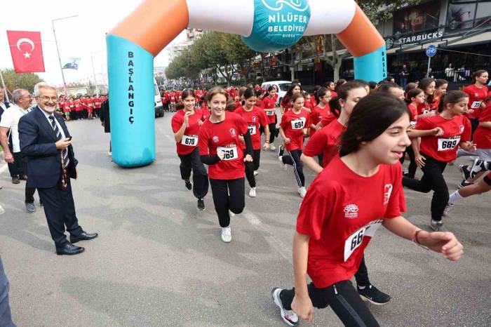 Nilüfer’de Cumhuriyet’in 100. Yılı İçin Koştular