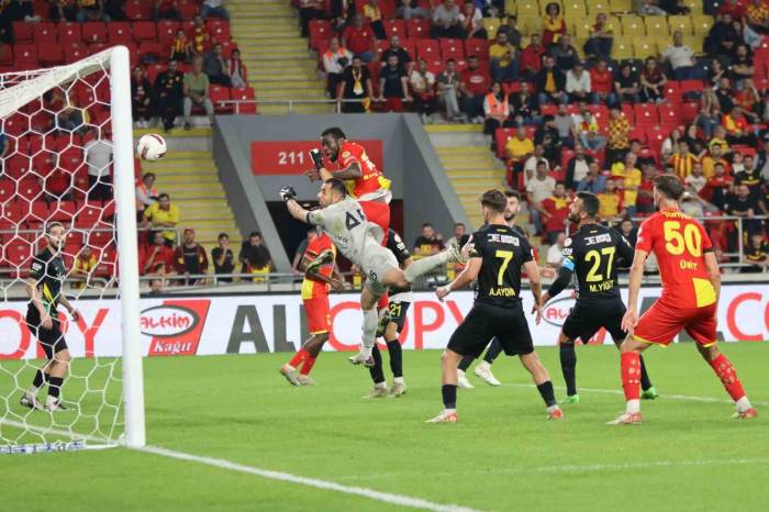 Göztepeli Mame Diouf, Suskunluğunu Bozdu