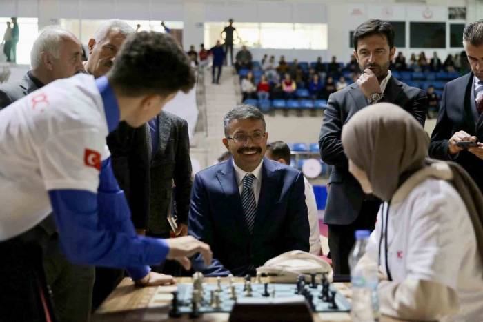 Vali Ali Çelik: "Her Alanda Sporcuların Yanında Olacağız"