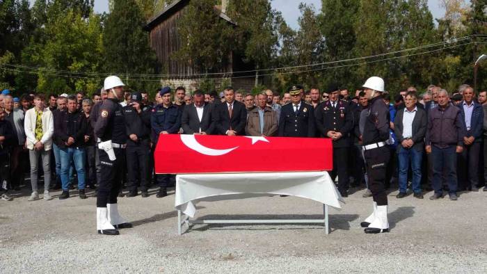 Kalp Krizinden Hayatını Kaybeden Polis Uşak’ta Toprağa Verildi