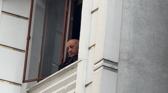 İstanbul’da Film Gibi Olay: Kaza Yapıp Kaçtı, Kadının Evine Girip Bıçakla Tehdit Etti