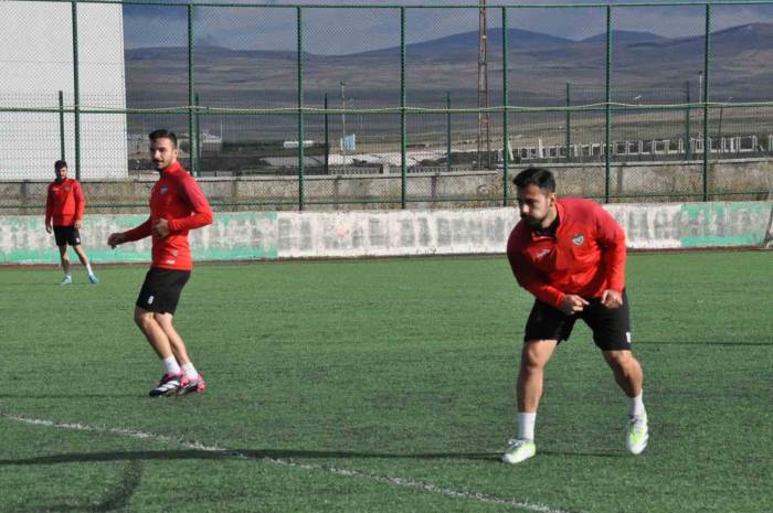 Kars 36 Spor Hazırlıklarını Sürdürüyor