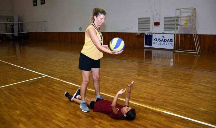 Kuşadası’nda Kış Spor Okulları İçin Kayıtlar Sürüyor