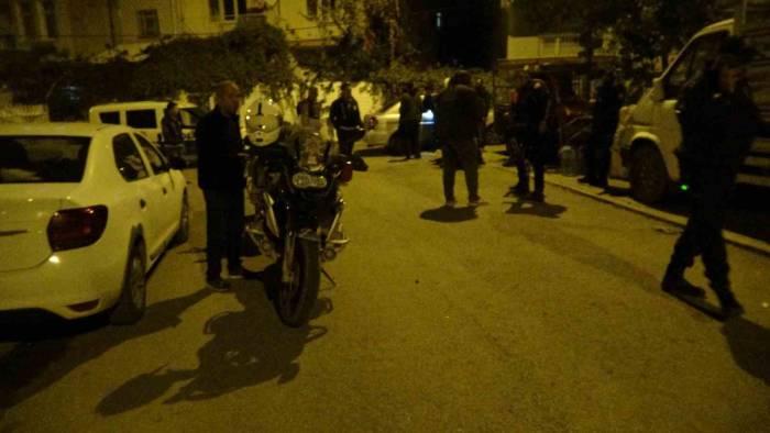 Sokak Ortasında Yaralı Halde Bulundular, Silahlı Saldırıya Uğradıklarını Söylediler