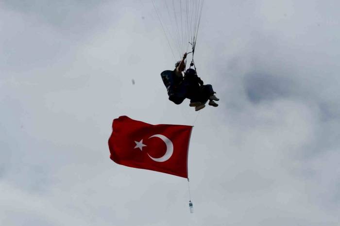 Ölüdeniz’de Cumhuriyet’in 100. Yılına Yakışır Kutlama