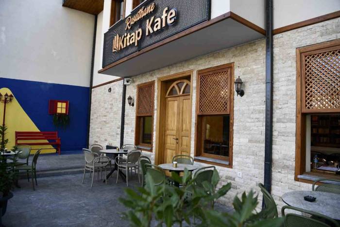 Demir: "rasathane Kitap Kafe Şehrimizin Kültürel Yaşamına Yeni Bir Soluk Getirdi”