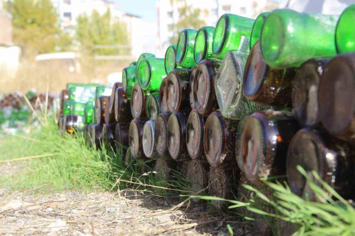 3 Yılda 5 Bin Şişe Topladı, Teslim Edecek Yer Arıyor