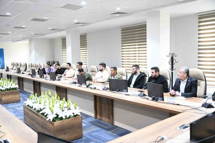 Rektör Savaş, Filistinli Öğrencilerle Bir Araya Geldi