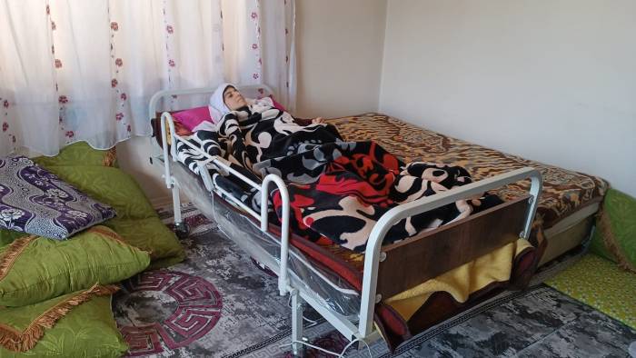 Vanlı Amcan Derneğinden Kadriye Teyze’ye Hasta Yatağı