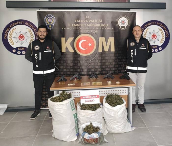 Uyuşturucuyla Mücadelede Spora Verdiği Destekten Dolayı Plaket Almıştı, Kilolarca Uyuşturucuyla Yakalandı