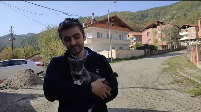 Kedinin Fare İle Oyunu İzleyenleri Gülümsetti