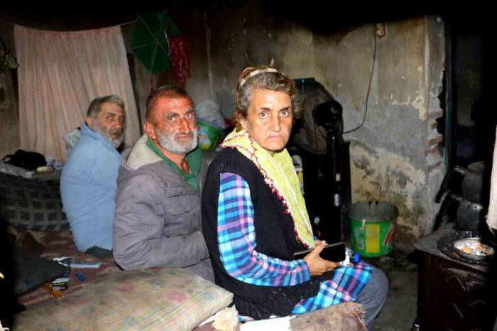 Engelli Ve Hasta Kardeşlerin Çöp Evde Yaşam Mücadelesi