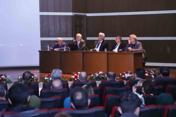 Türkçe Ve Türk Edebiyatı Kurultayı, Atatürk Üniversitesi’nde Başladı