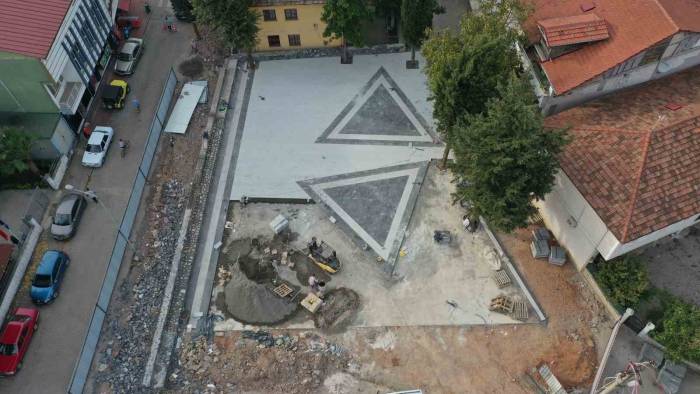 Yuvacık Meydanı Şekilleniyor