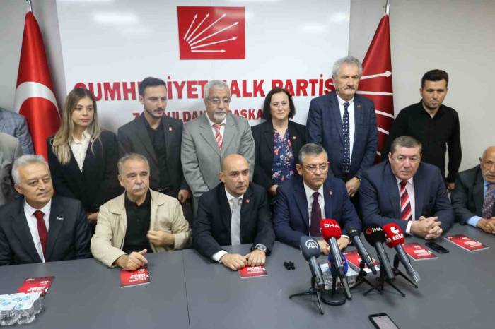 Chp’li Özel: "Bu Parti Böyle Kötü Yönetilmeye Devam Ederse Biz Daha Çok Ağlayacağız"