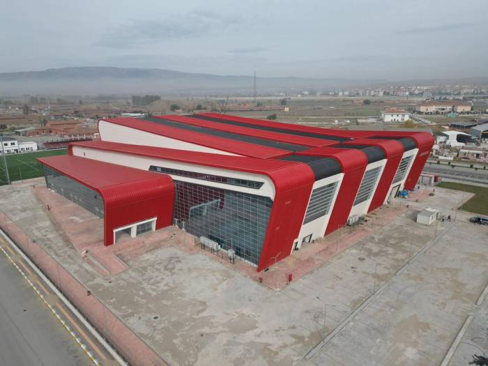 Çorum’da Yapımı Devam Eden Yeni Spor Salonu Tamamlandı