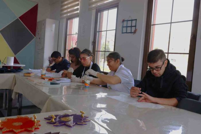 Gölbaşı’nda Engelliler Uyum İle Hayata Bağlanıyor