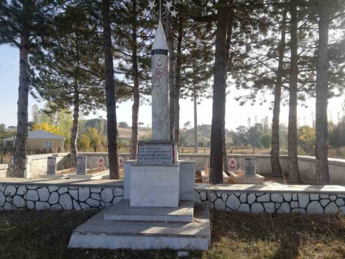 Gediz Çeltikçi Köyünde Şehitleri Anma Programı Düzenlendi