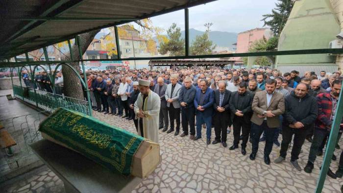 Kazada Ölen Genç Son Yolculuğuna Uğurlandı