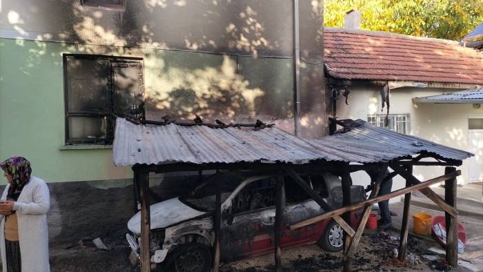 İmamın Aracını Kundakladı, Cami Ve Lojman Da Zarar Gördü
