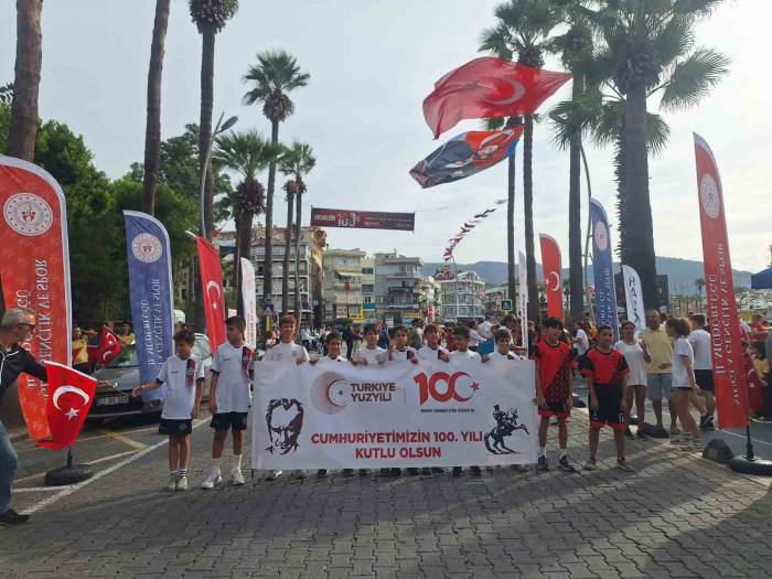 Marmaris’te Cumhuriyet Koşusu Düzenlendi