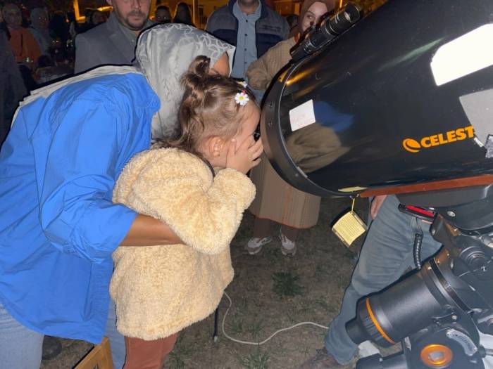 Minikler Gökyüzü Gözlemledi