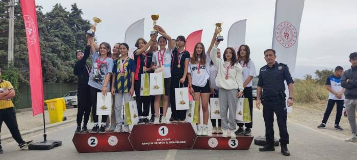 Burhaniye’de Cumhuriyetin 100. Yılında 100 Genç Koştu