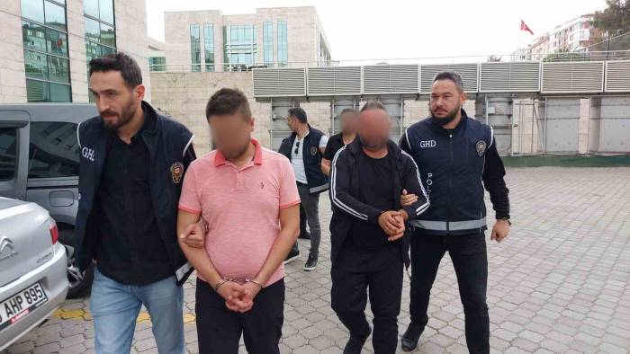 Dronlu Trafik Denetiminde Yakalanan Göçmen Kaçakçıları Adliyeye Sevk Edildi