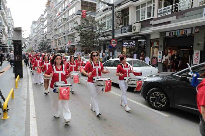 Samsun’da ’önlemini Al Sevdiklerinle Kal’ Farkındalık Yürüyüşü