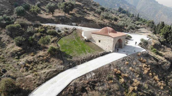 Manisa’da 710 Yıllık Mescitte Restorasyon Sonrası İlk Namaz