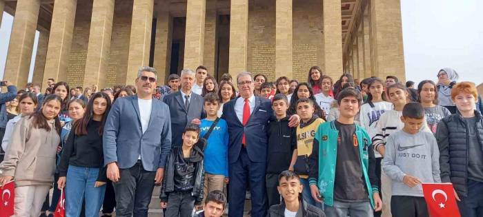 Söke Ticaret Borsası Öğrencileri Anıtkabir’e Götürdü