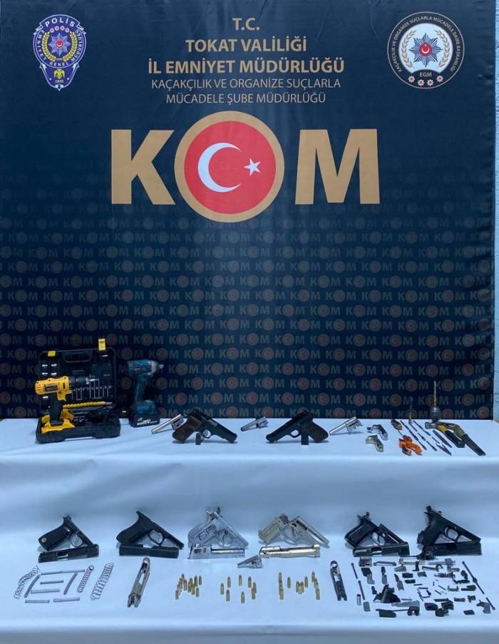 Tokat’ta 800 Bin Lira Değerinde Uyuşturucu Ve Malzeme Ele Geçirildi