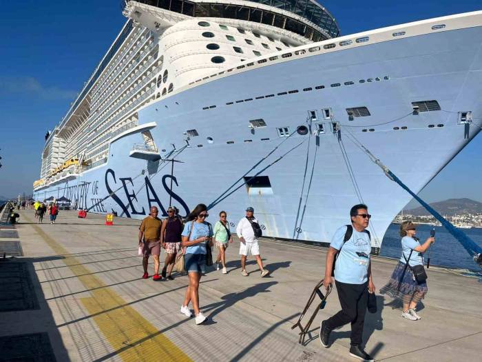 Tüm Rotalar Bodrum’a Çevrildi; Bodrum’a Denizden Gelen Turist Sayısı 100 Bini Geçti