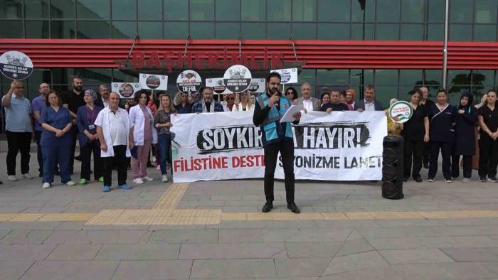 Yalova’da Sağlık Çalışanları İsrail’i Protesto Etti