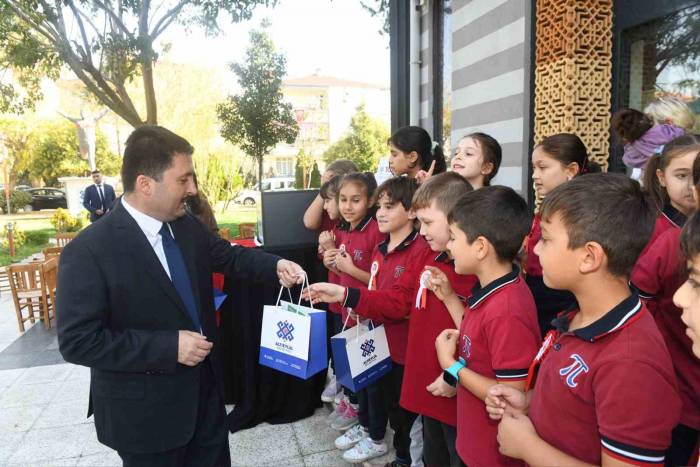 Altıeylül’de Öğrencilerden 100. Yıla Mektuplar