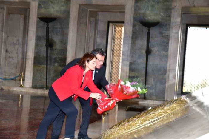 Alaşehir Belediyesinden Kadınlara Anıtkabir Ziyareti