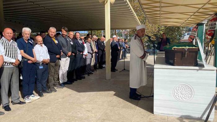 Evinin Altıncı Katından Atlayan Genç Memleketinde Toprağa Verildi
