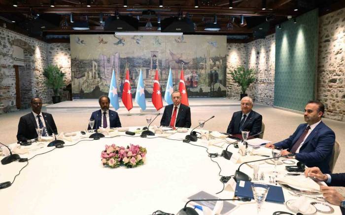 Cumhurbaşkanı Erdoğan Dolmabahçe Çalışma Ofisi’nden Ayrıldı