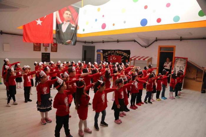 Efeler’in Gündüz Bakımevleri’nde Cumhuriyet Bayramı Coşkusu