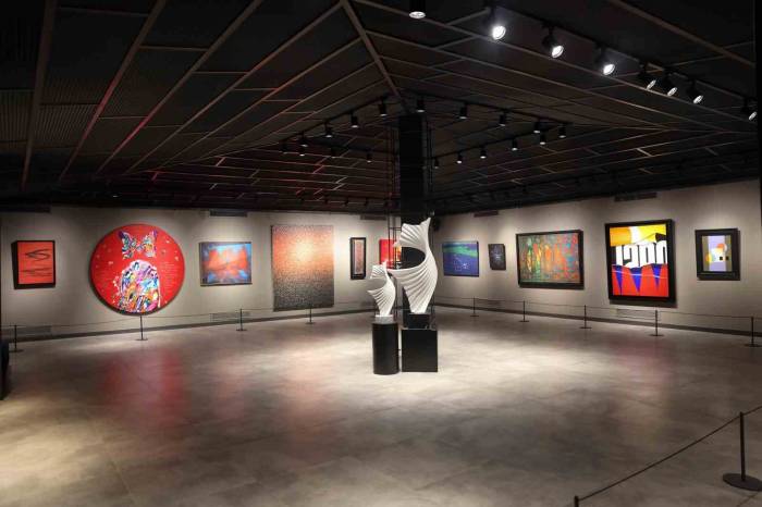 Sanatın Duayenleri İstanbul’un Yeni Sanat Galerisinde Buluştu