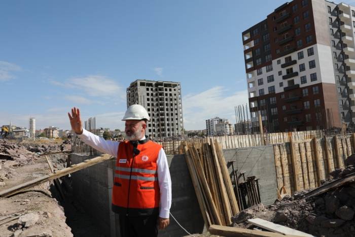 Başkan Çolakbayrakdar: “Kentsel Dönüşümle Şehrin Geleceğini Garantiye Alıyoruz”