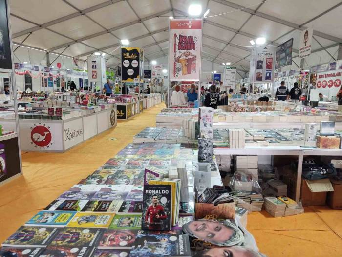 Niğde 6. Kitap Fuarı Kapılarını Açtı