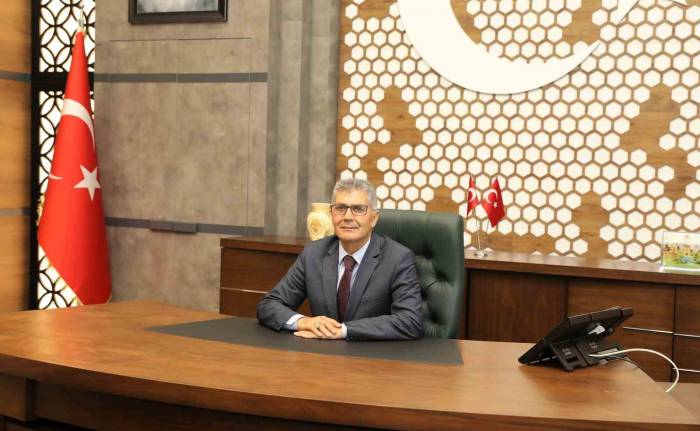 Niğde Valisi Cahit Çelik’ten 29 Ekim Cumhuriyet Bayramı Mesajı