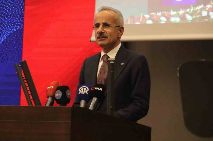 Bakan Uraloğlu: “Eylül Ayı İhracatımız 22 Milyar 670 Milyon Dolar”