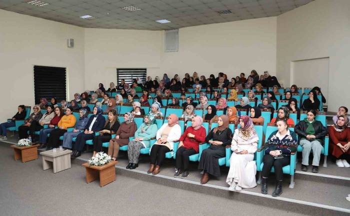 Vanlı Kadınlar Filistin İçin Dua Etti