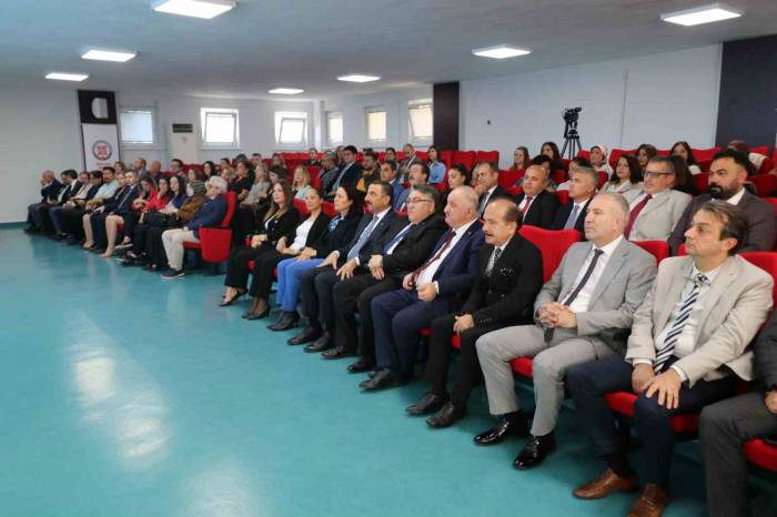 Yaşlı Ve Hasta Bakımı Kursunu Bitiren 16 Kursiyer Sertifikalarını Aldı