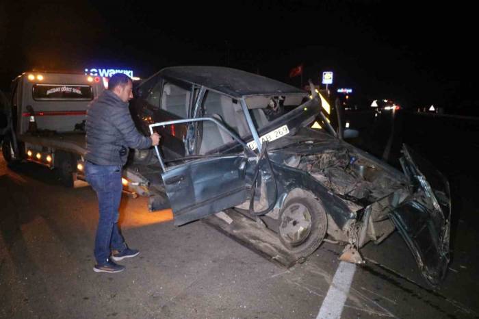 2 Otomobilin Çarpıştığı Kazada 5 Kişi Yaralandı