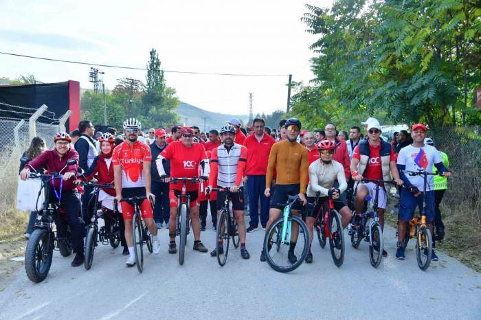 Aselsan’lılardan Cumhuriyet Yürüyüşü